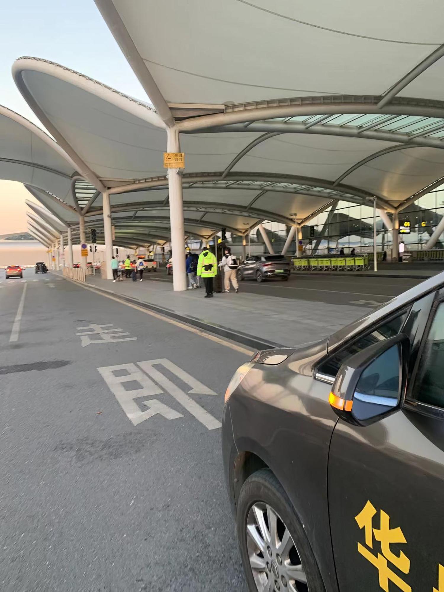 Huahang Hotel - Guangzhou Baiyun International Airport - Free Airport Shuttle Bus Exterior foto