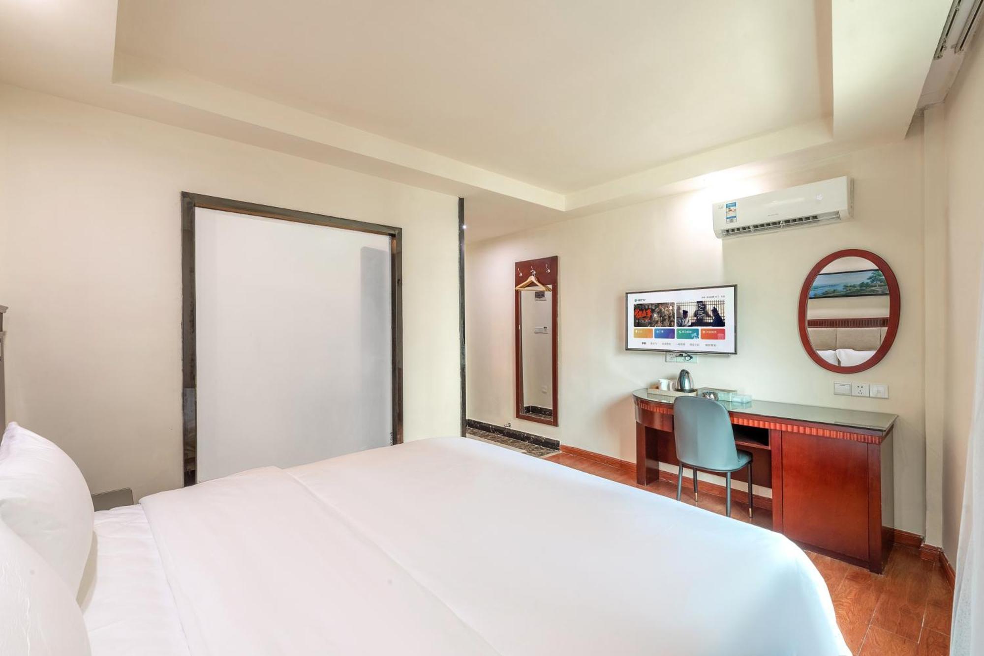Huahang Hotel - Guangzhou Baiyun International Airport - Free Airport Shuttle Bus Exterior foto